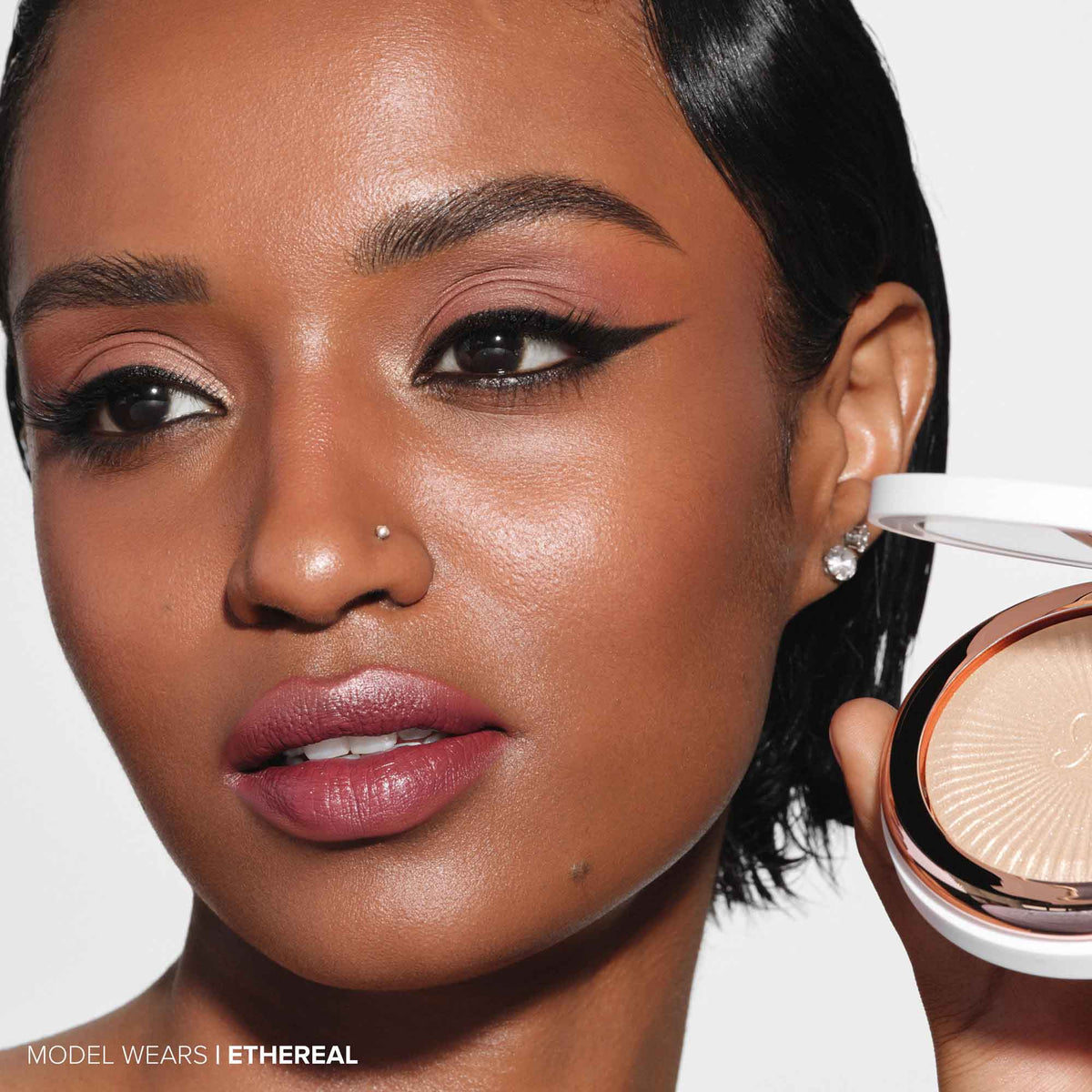 Anastasia Beverly Hills Glow Seeker Highlighter